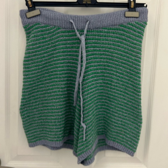 NWTs Zara Knit Stretchy Shorts, Sz M - Picture 2 of 8